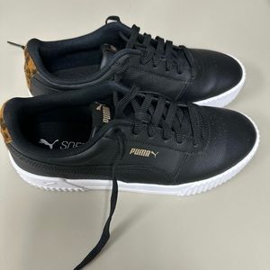 Puma sneakers women’s size 10 good condition only worn a few times.